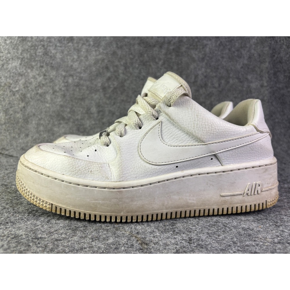 Nike Air Force 1 Sage Low Womens 9 White Platform Sneakers AR5339-100